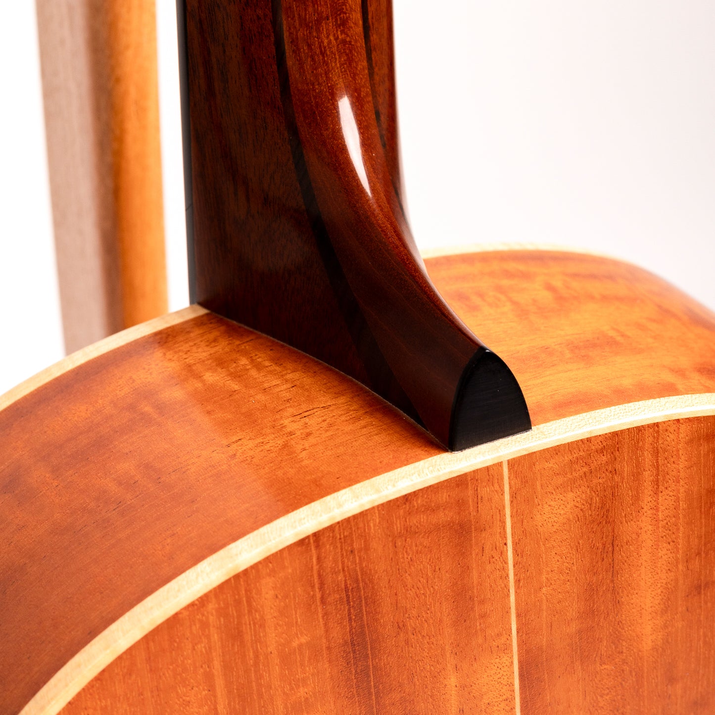 Lowden F-35 in Ancient Cuban Mahogany & Adirondack Spruce