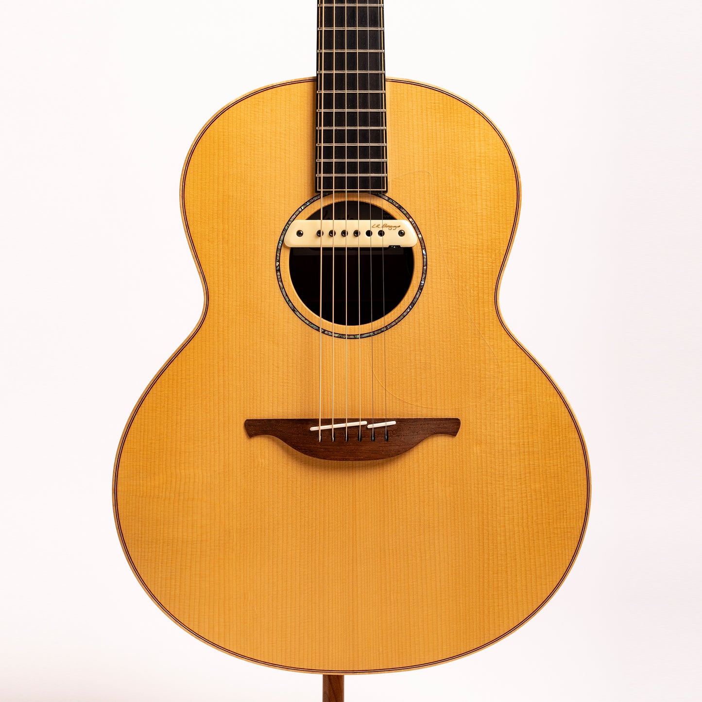Lowden F-35 in Ancient Cuban Mahogany & Adirondack Spruce