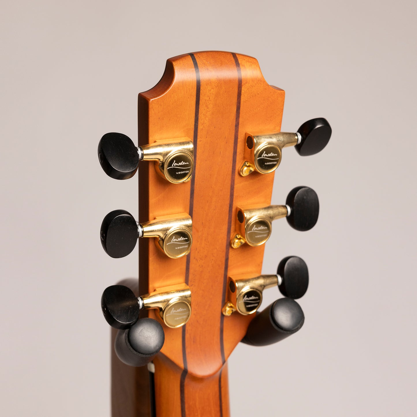 Lowden O-25 in Indian Rosewood & Cedar