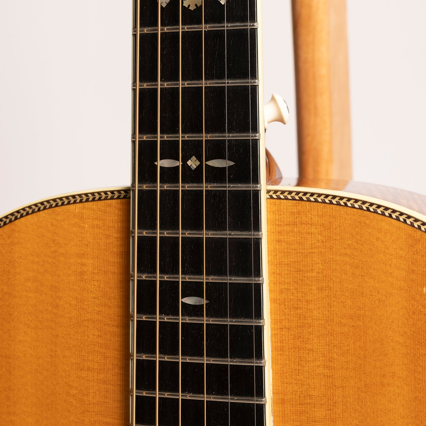 Santa Cruz 000 in Koa & Sitka Spruce