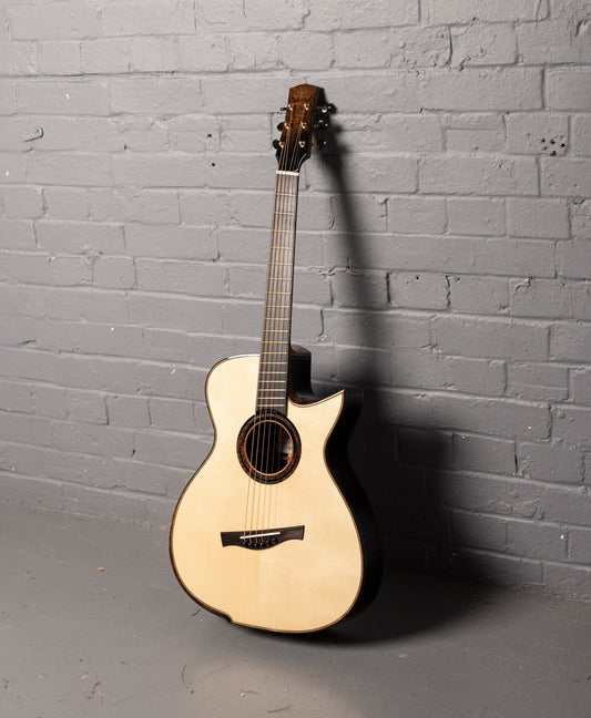 New Arrival: Our First New Guitar From Taran Guitars