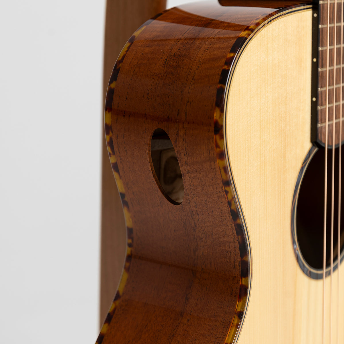 Baranik 00 in Fiddleback Mahogany & Adirondack Spruce