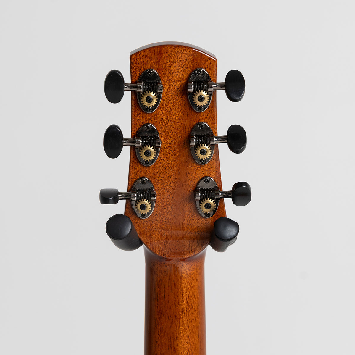 Baranik 00 in Fiddleback Mahogany & Adirondack Spruce