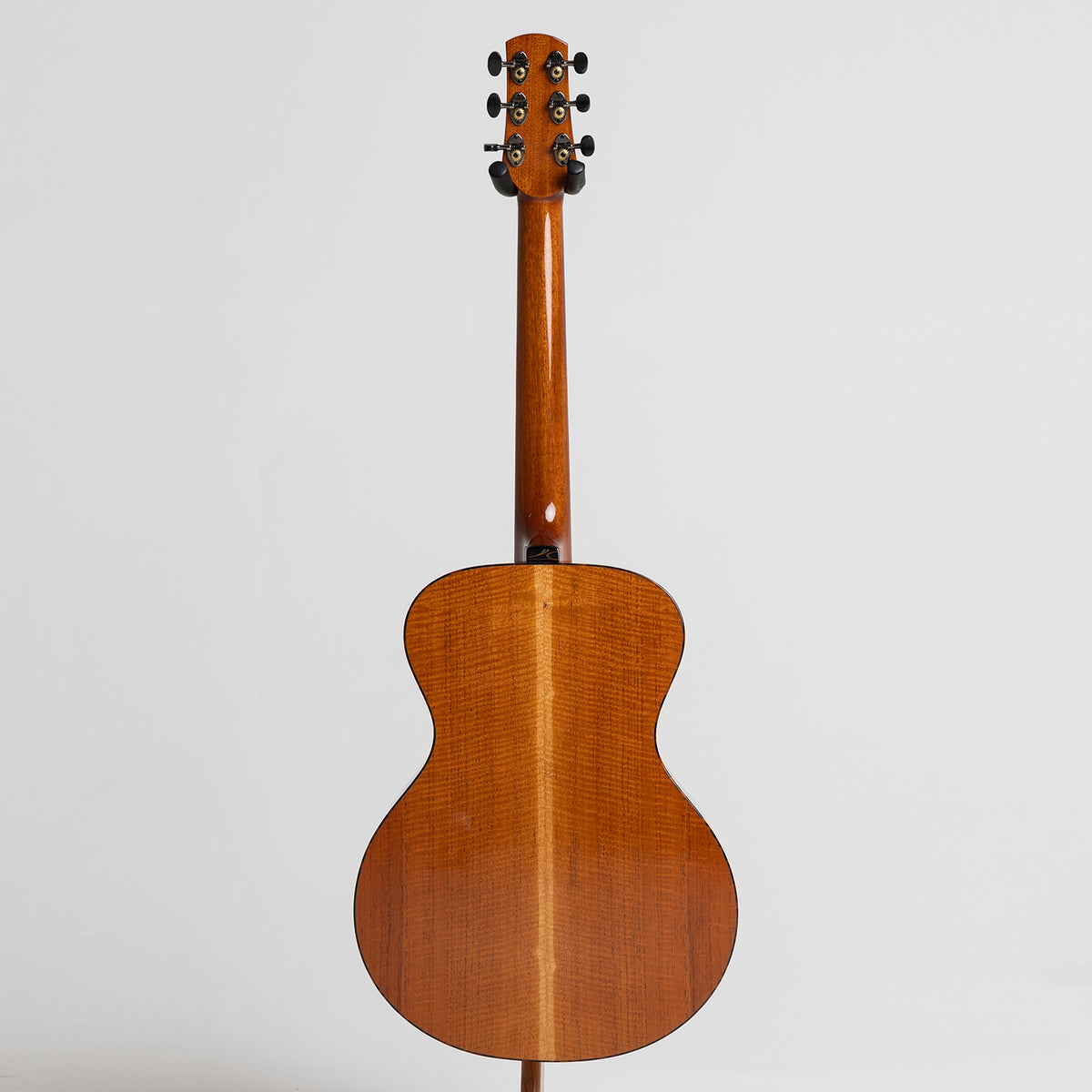 Baranik 00 in Fiddleback Mahogany & Adirondack Spruce