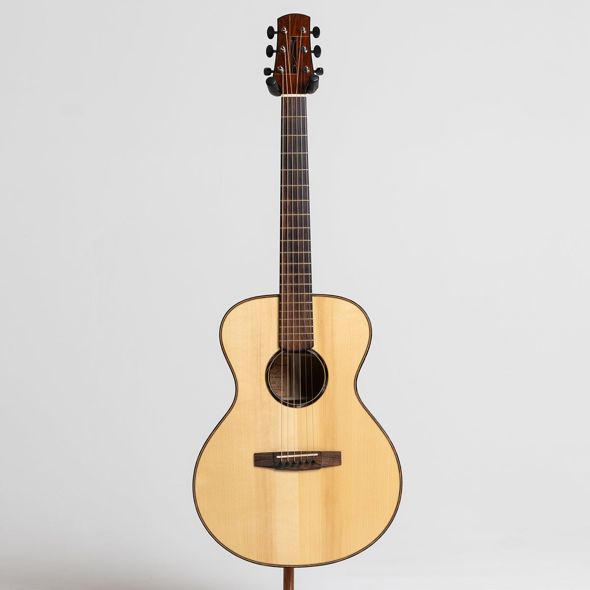 Baranik 00 in Fiddleback Mahogany & Adirondack Spruce