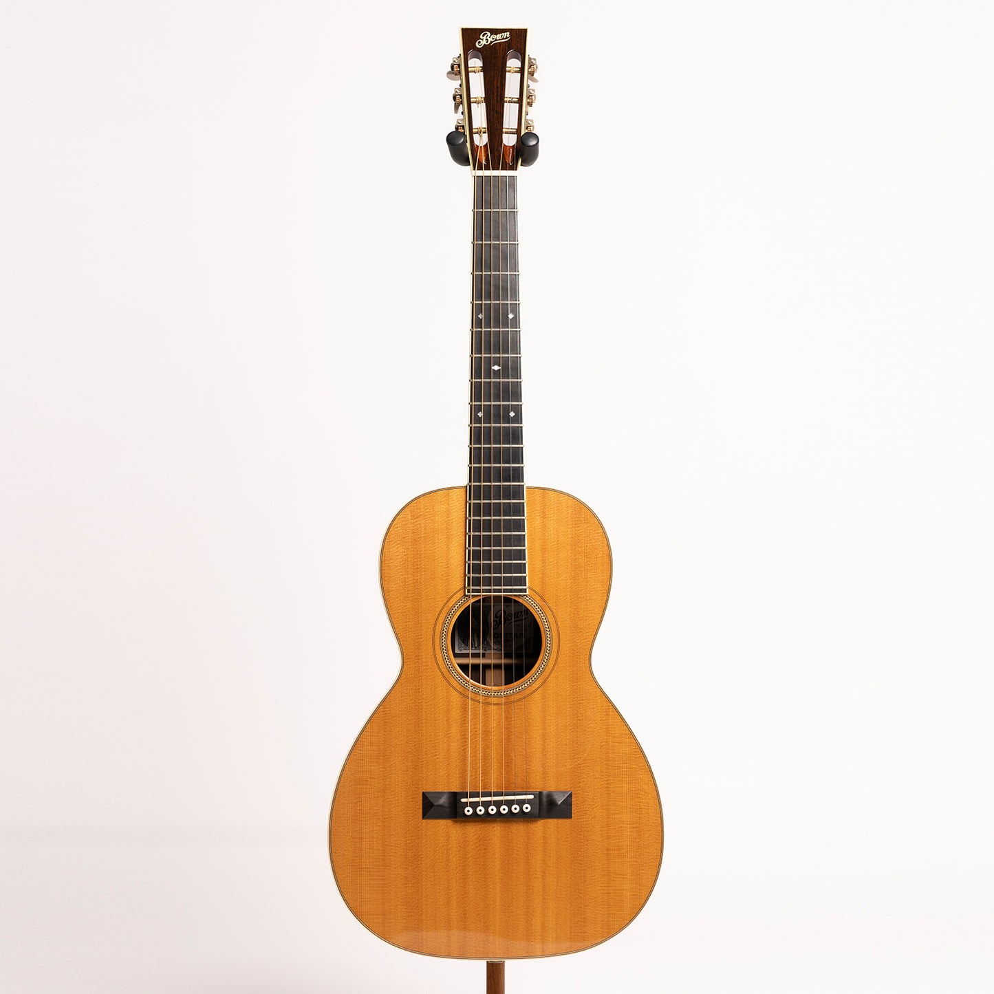 Bown Model 0 in Brazilian Rosewood & Sitka Spruce