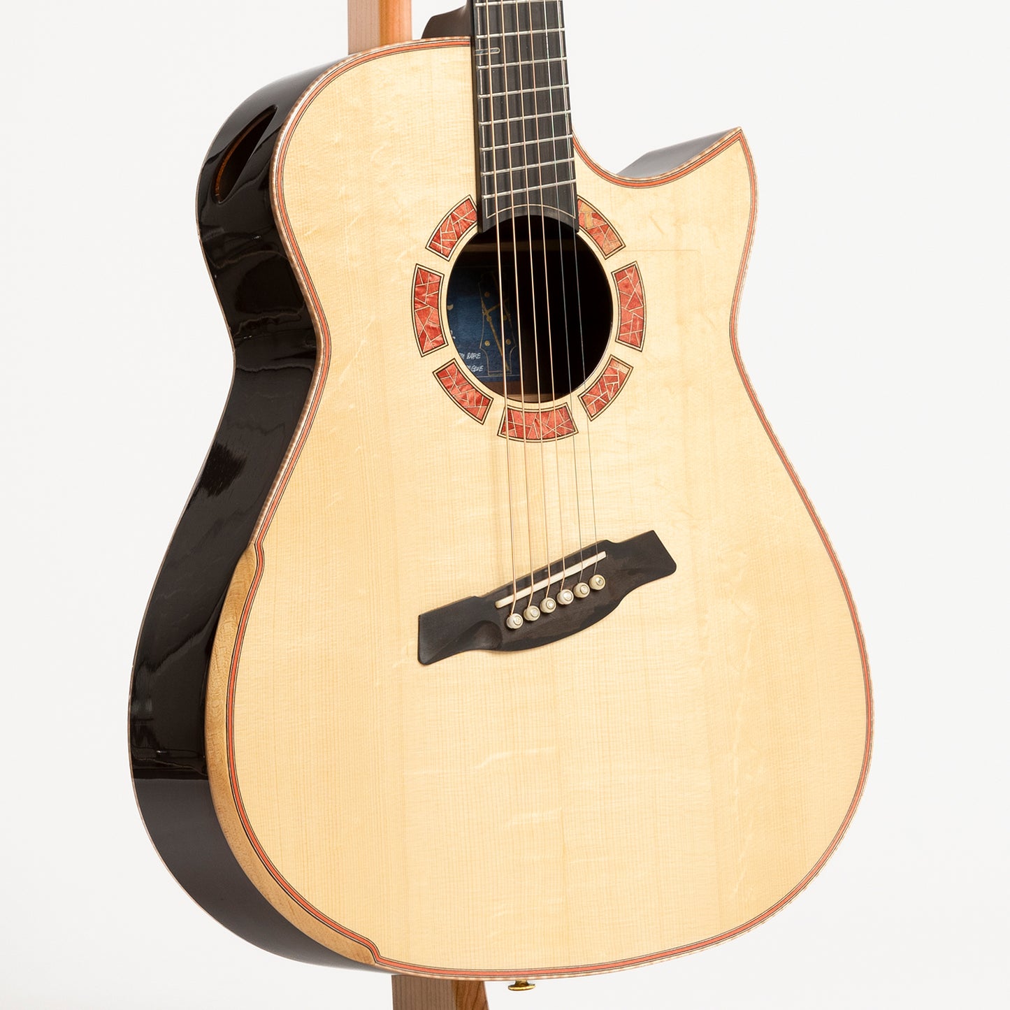 Hozen Blue Label MD Cutaway Fan Fret in Madagascan Rosewood & Torrefied Swiss Moon Spruce