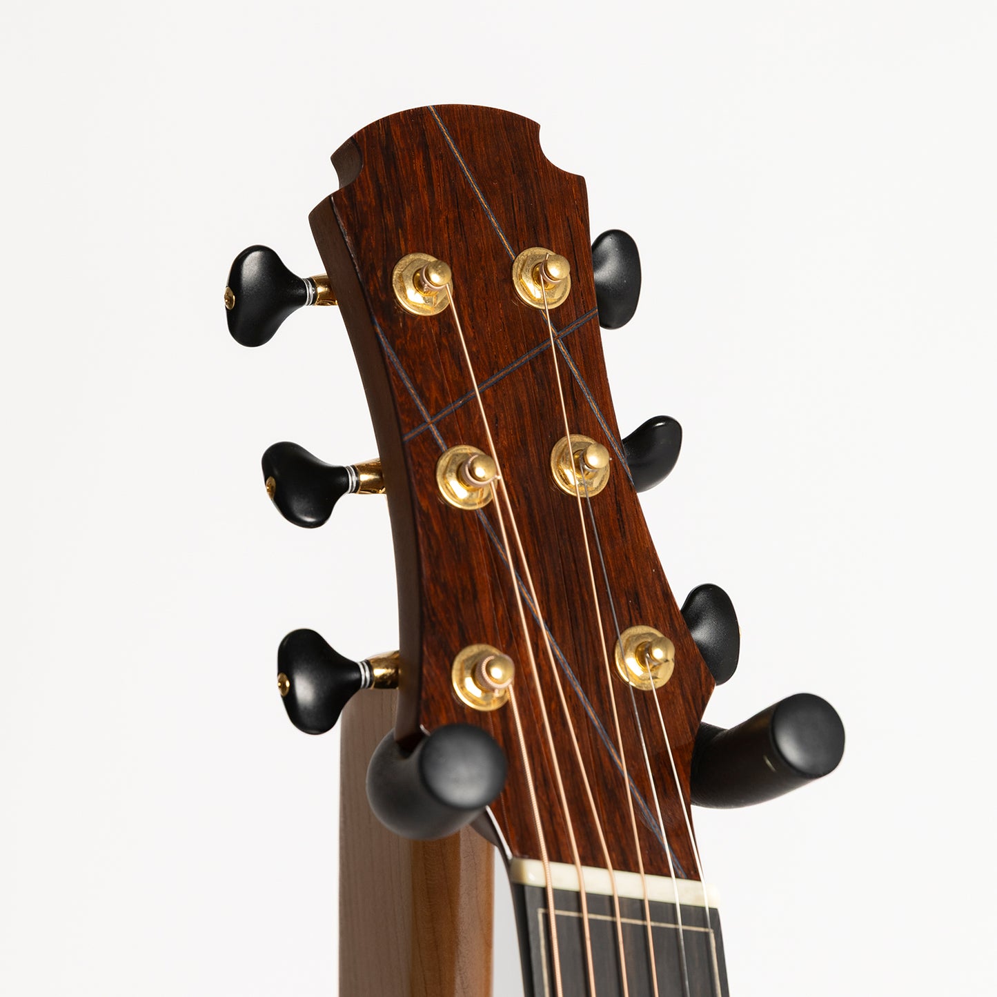 Hozen Blue Label MD Cutaway Fan Fret in Madagascan Rosewood & Torrefied Swiss Moon Spruce