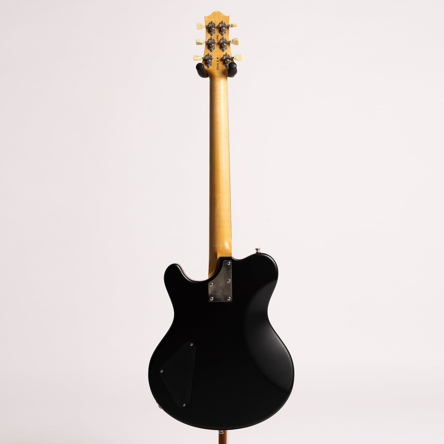 Nik Huber Piet in Onyx Black