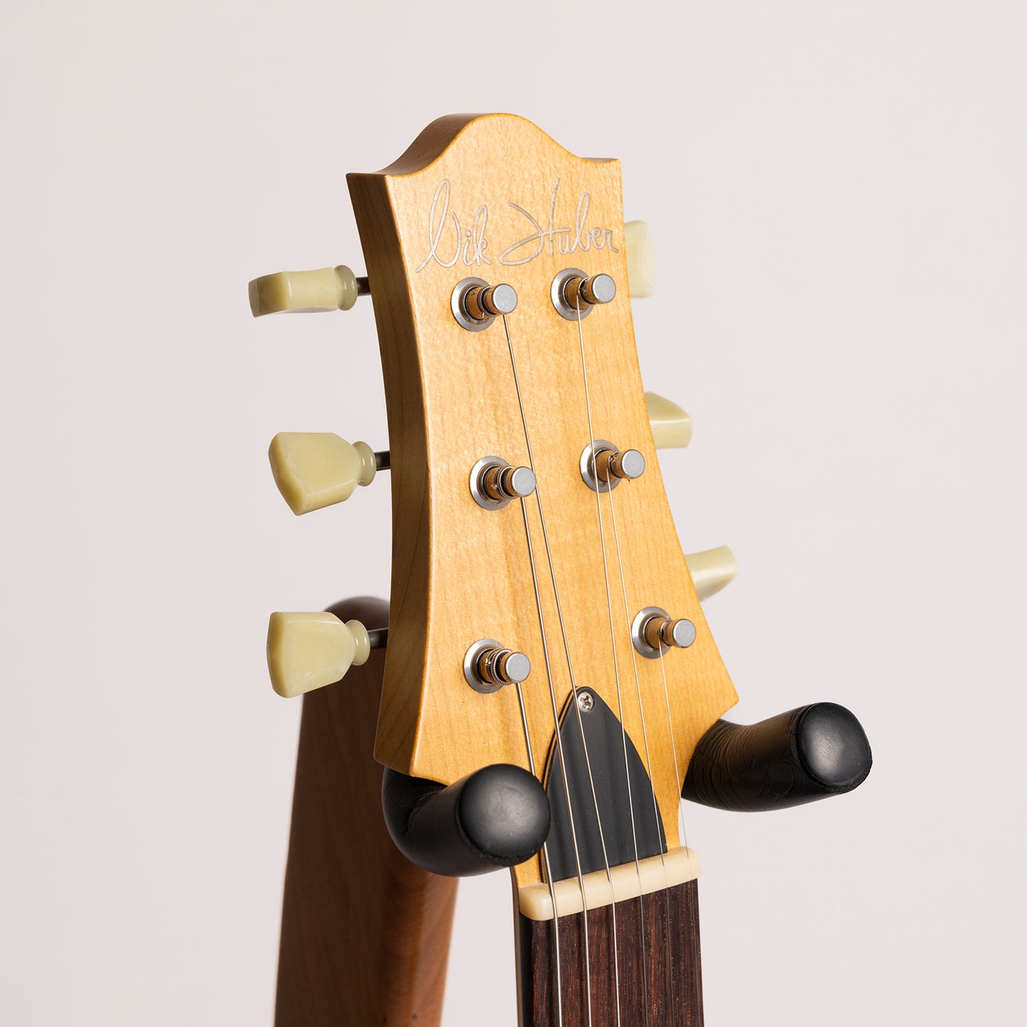 Nik Huber Piet in Onyx Black