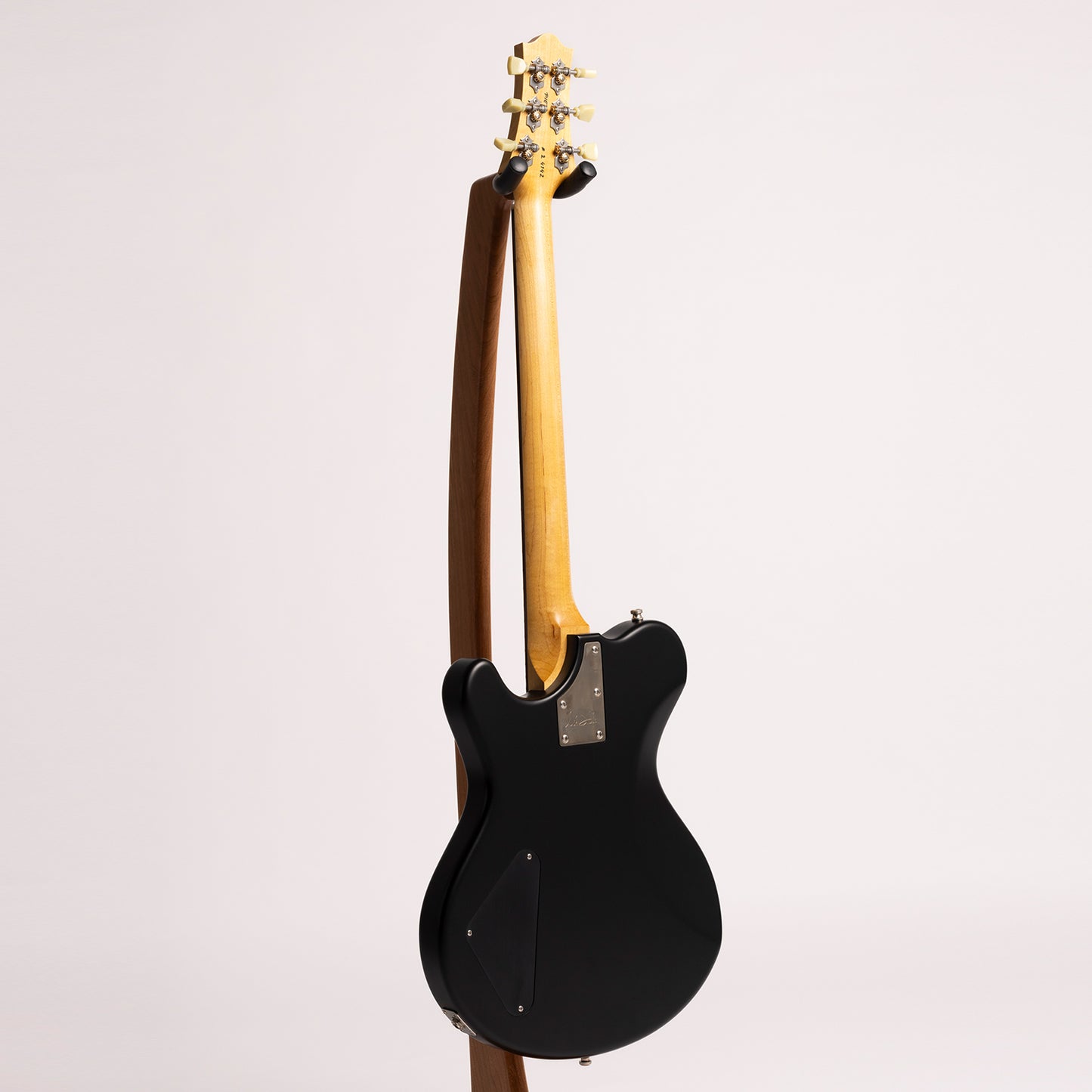 Nik Huber Piet in Onyx Black
