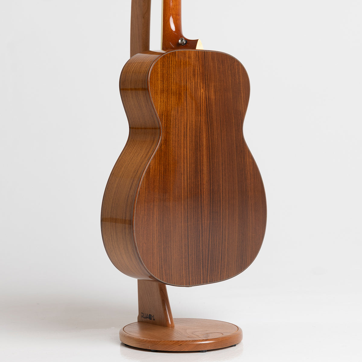 Larivee Artist Series OM-09 in Indian Rosewood & Sitka Spruce