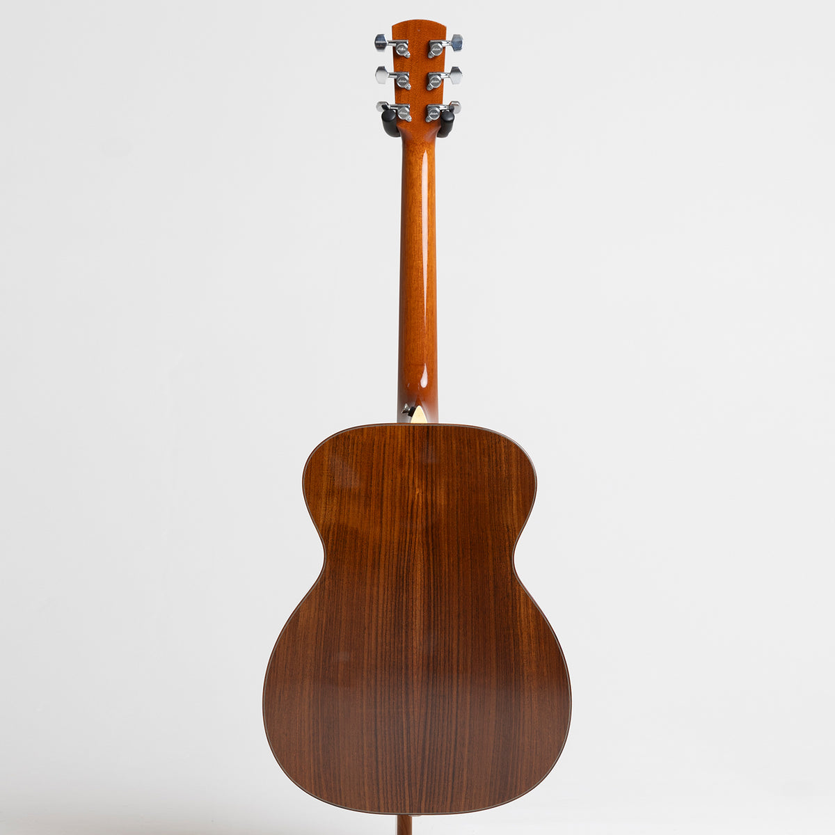 Larivee Artist Series OM-09 in Indian Rosewood & Sitka Spruce