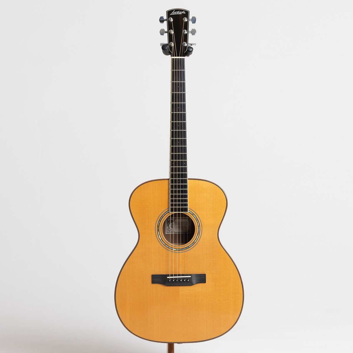 Larivee Artist Series OM-09 in Indian Rosewood & Sitka Spruce