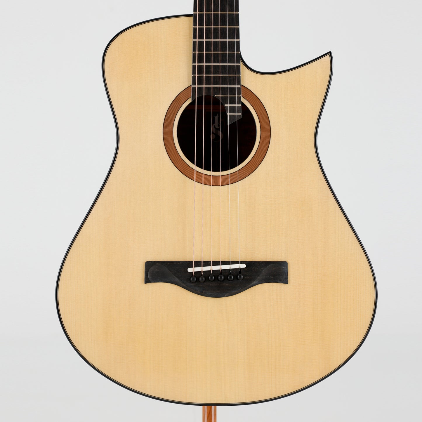 Tom Sands Model M ‘Lady Triệu ‘ in ‘The Tree’ Mahogany & Swiss Moon Spruce