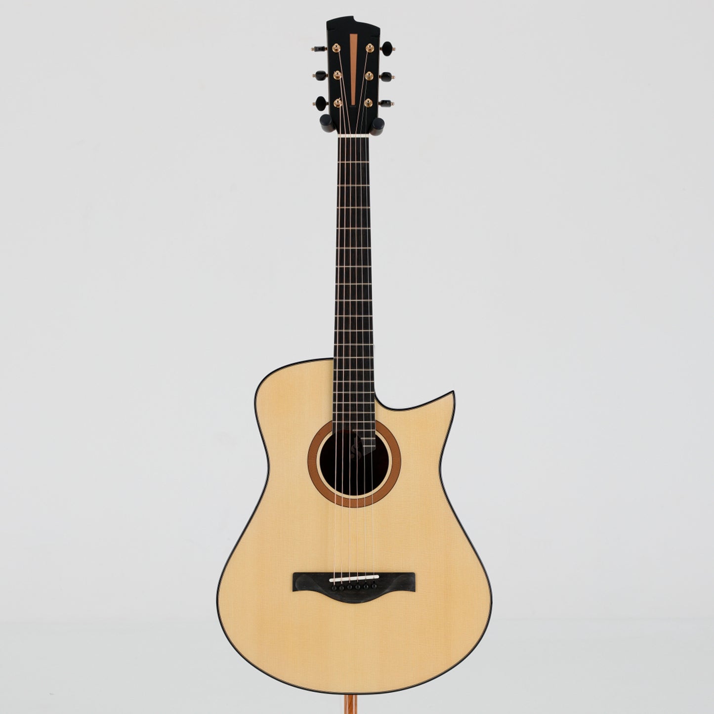 Tom Sands Model M ‘Lady Triệu ‘ in ‘The Tree’ Mahogany & Swiss Moon Spruce