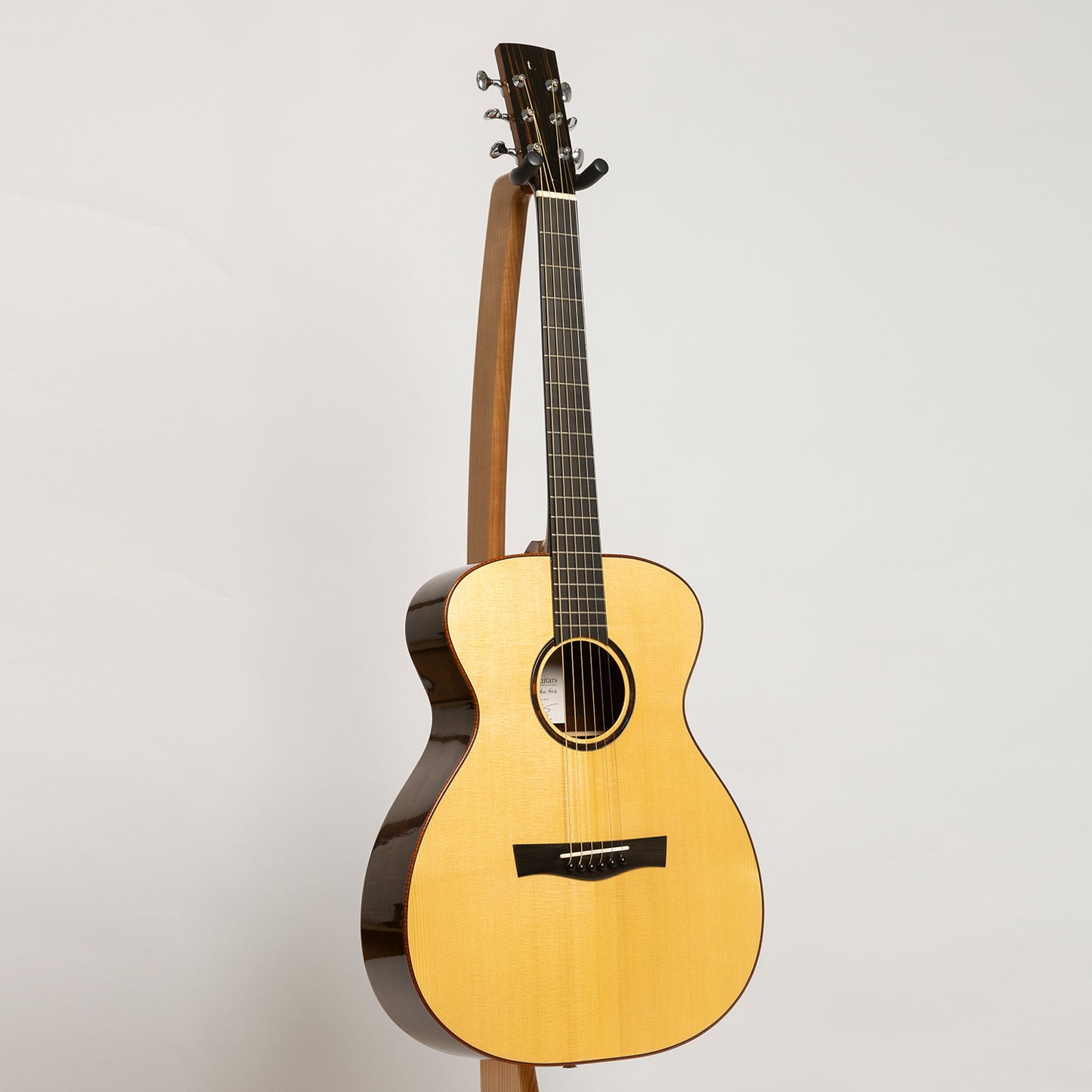 Taran Tirga Beag in Malaysian Blackwood & European Spruce