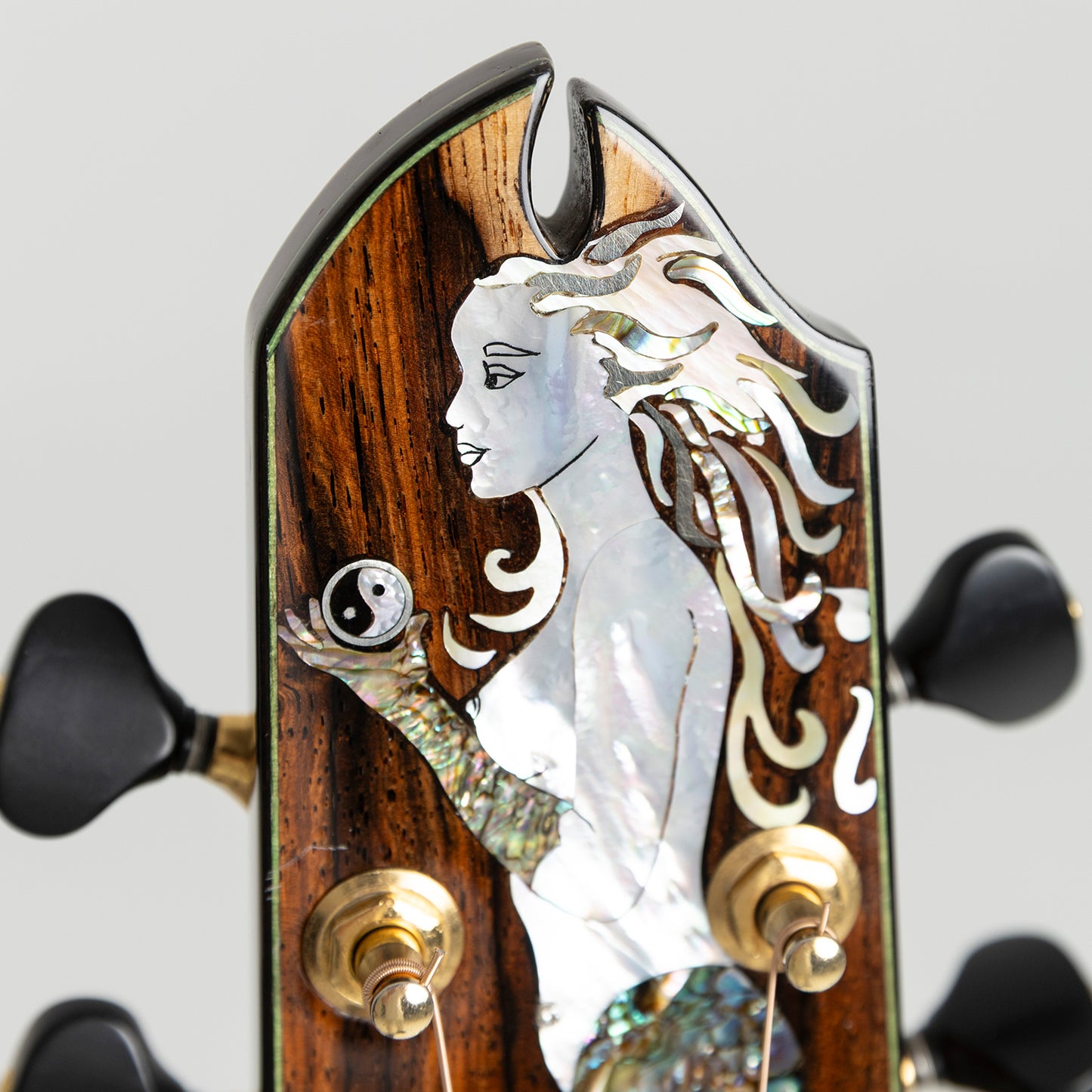 Maingard OMC in Brazilian Rosewood & Sitka Spruce