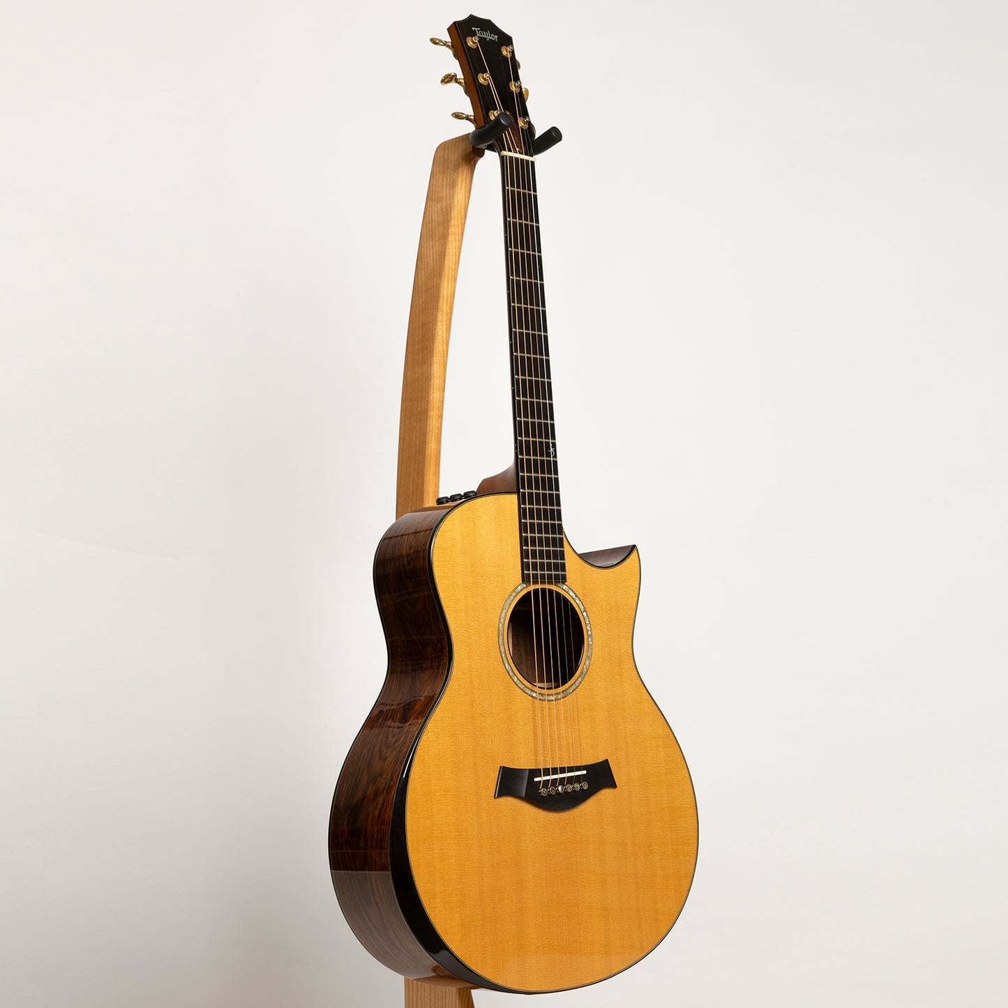 Taylor XXXV-GS-C 35th Anniversary in Cocobolo & Sitka Spruce